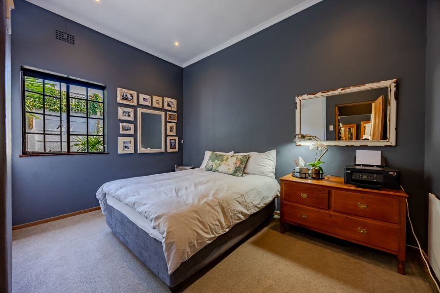 2 Bedroom Property for Sale in Harfield Village Western Cape